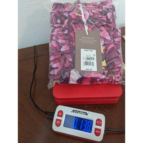 Kika Vargas Wrap Skirt 16W 18W Pink Mum Floral Scallop Edge Short Side Zip New - Picture 11 of 12